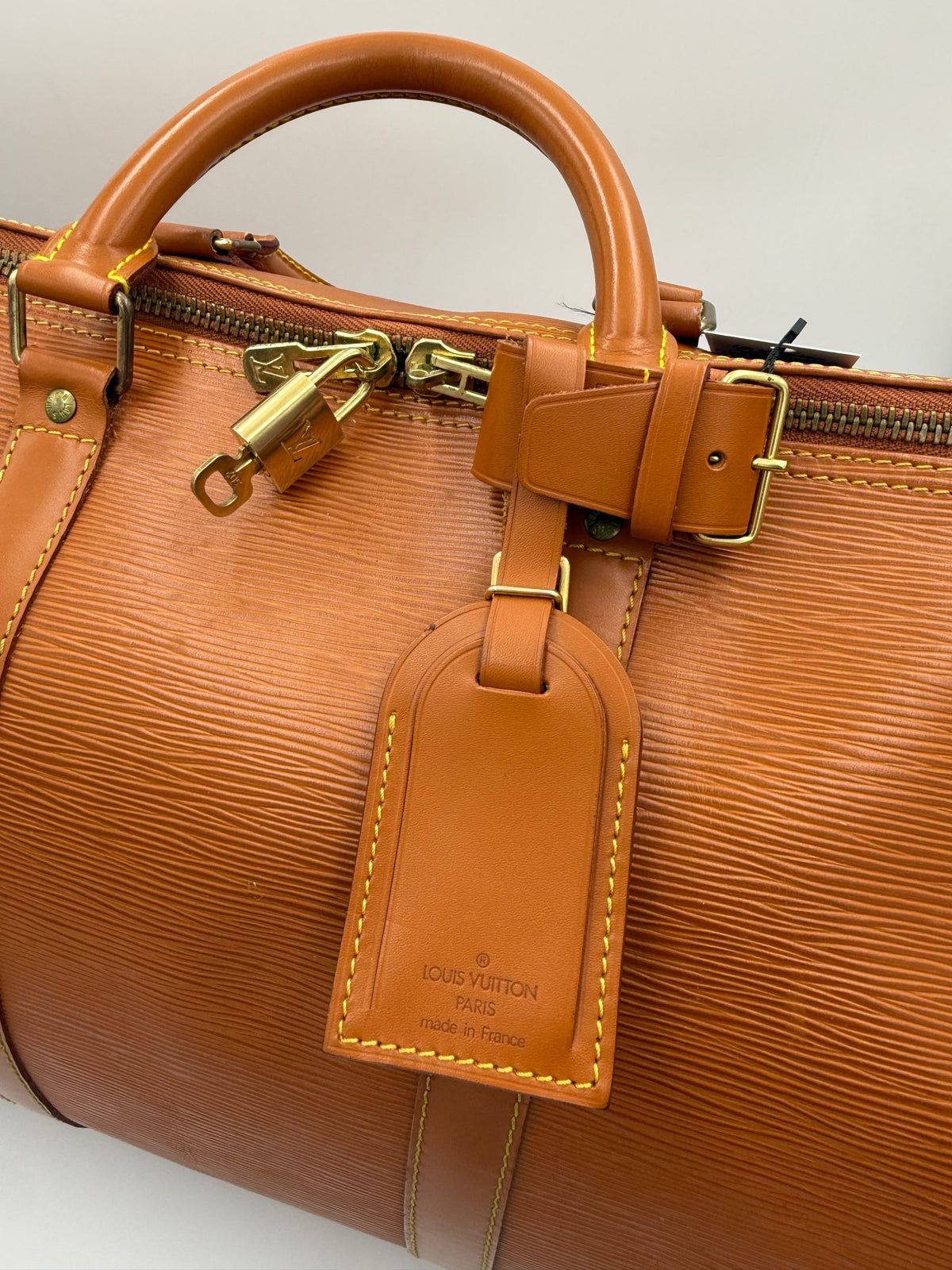 Louis Vuitton Keepall 50 Travel Bag in Honey Epi Leather – image 4
