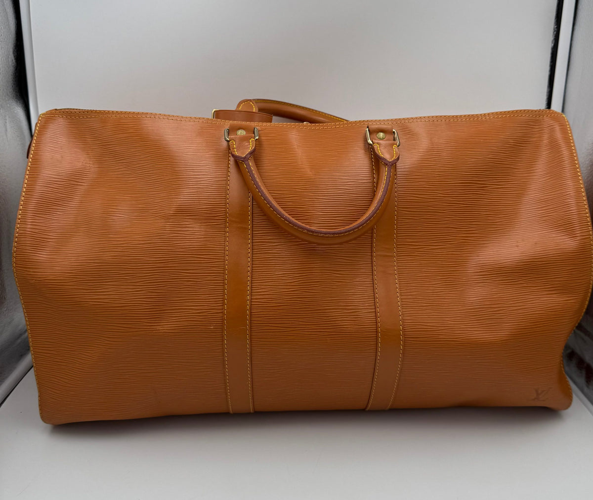 Louis Vuitton Keepall 50 Travel Bag in Honey Epi Leather – image 5