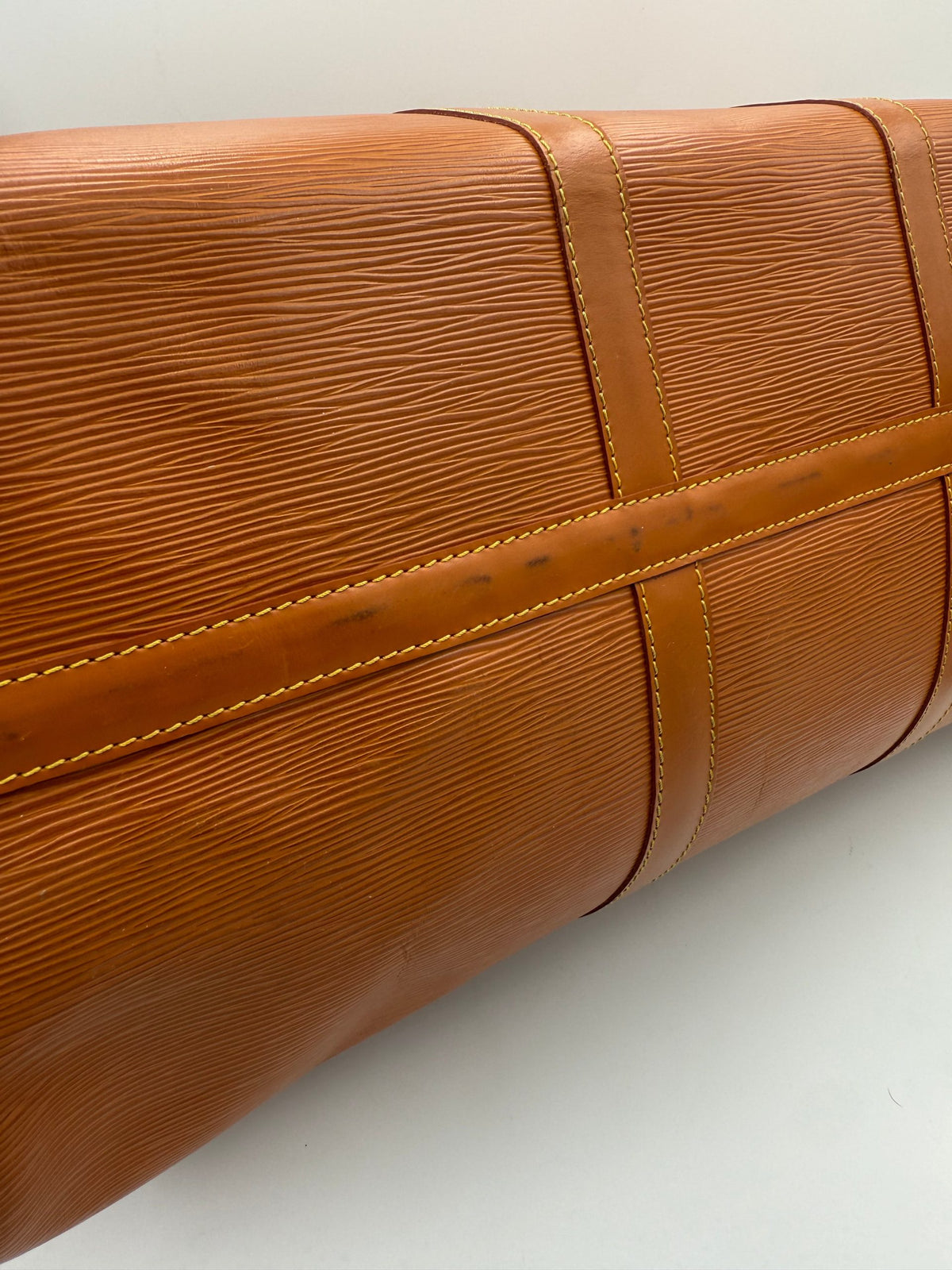 Louis Vuitton Keepall 50 Travel Bag in Honey Epi Leather – image 6