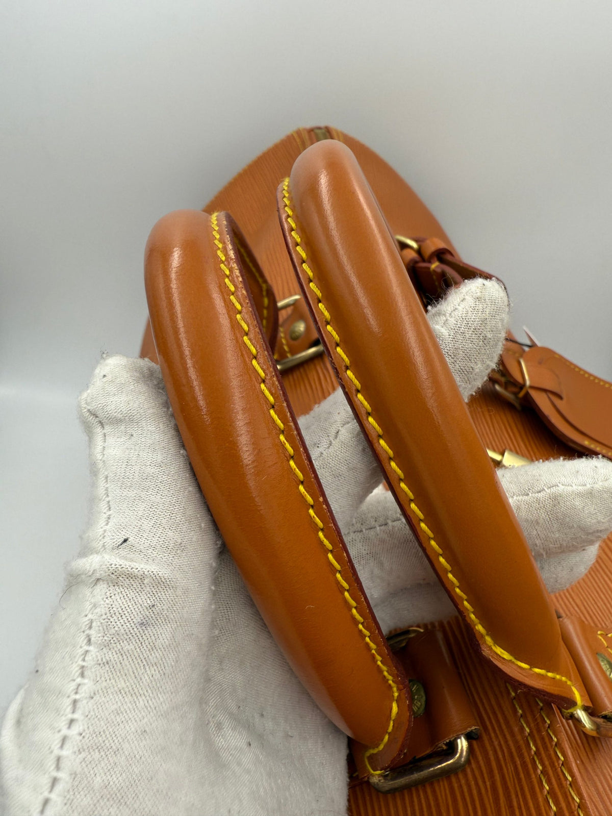 Louis Vuitton Keepall 50 Travel Bag in Honey Epi Leather – image 8