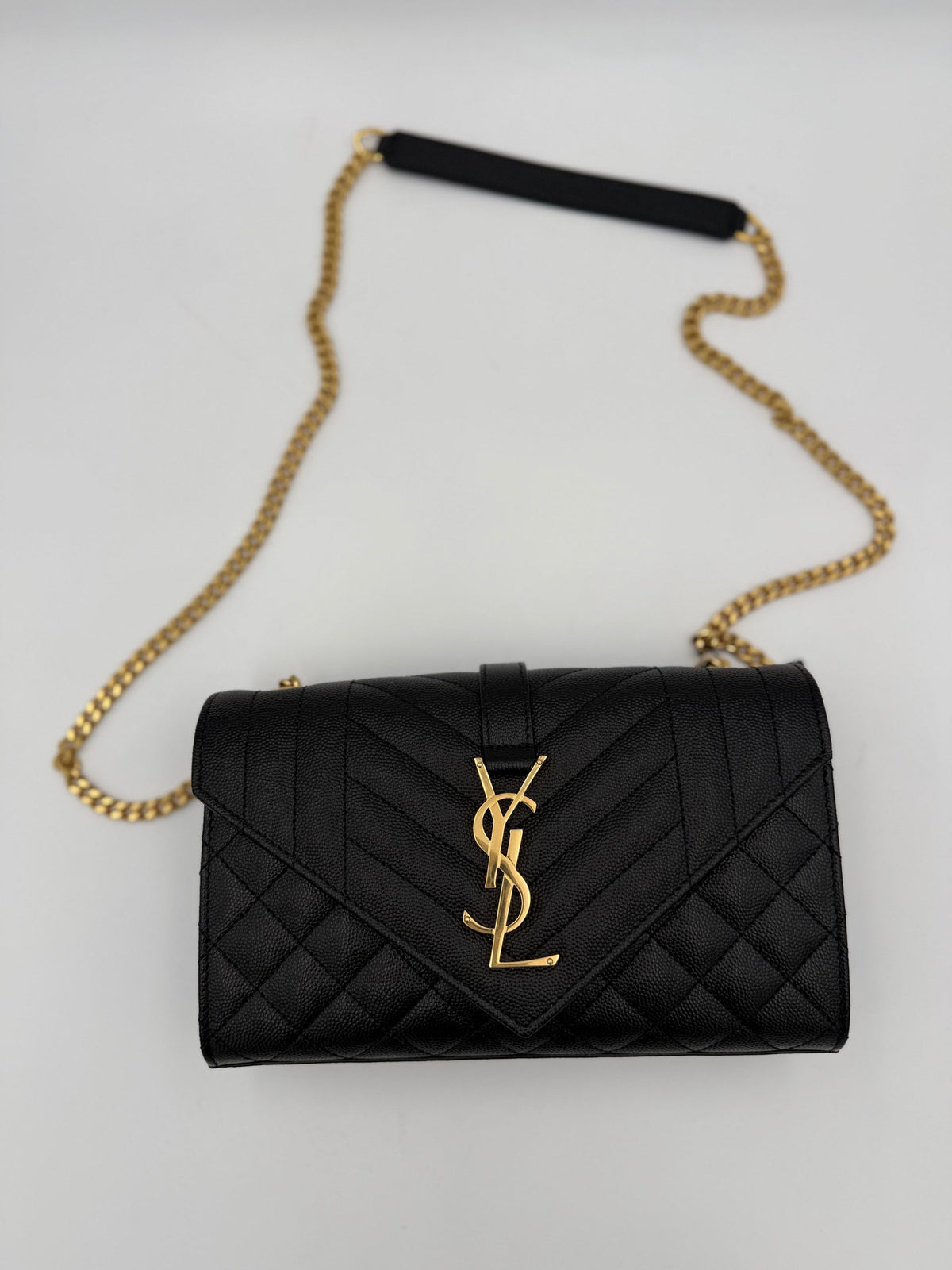 Saint Laurent Envelope Small skulderveske i svart grain de poudre-skinn – bilde 3